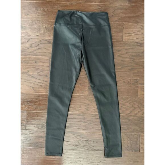 NWT Hunter & Brown Black Faux Leather Leggings Medium - Picture 3 of 6